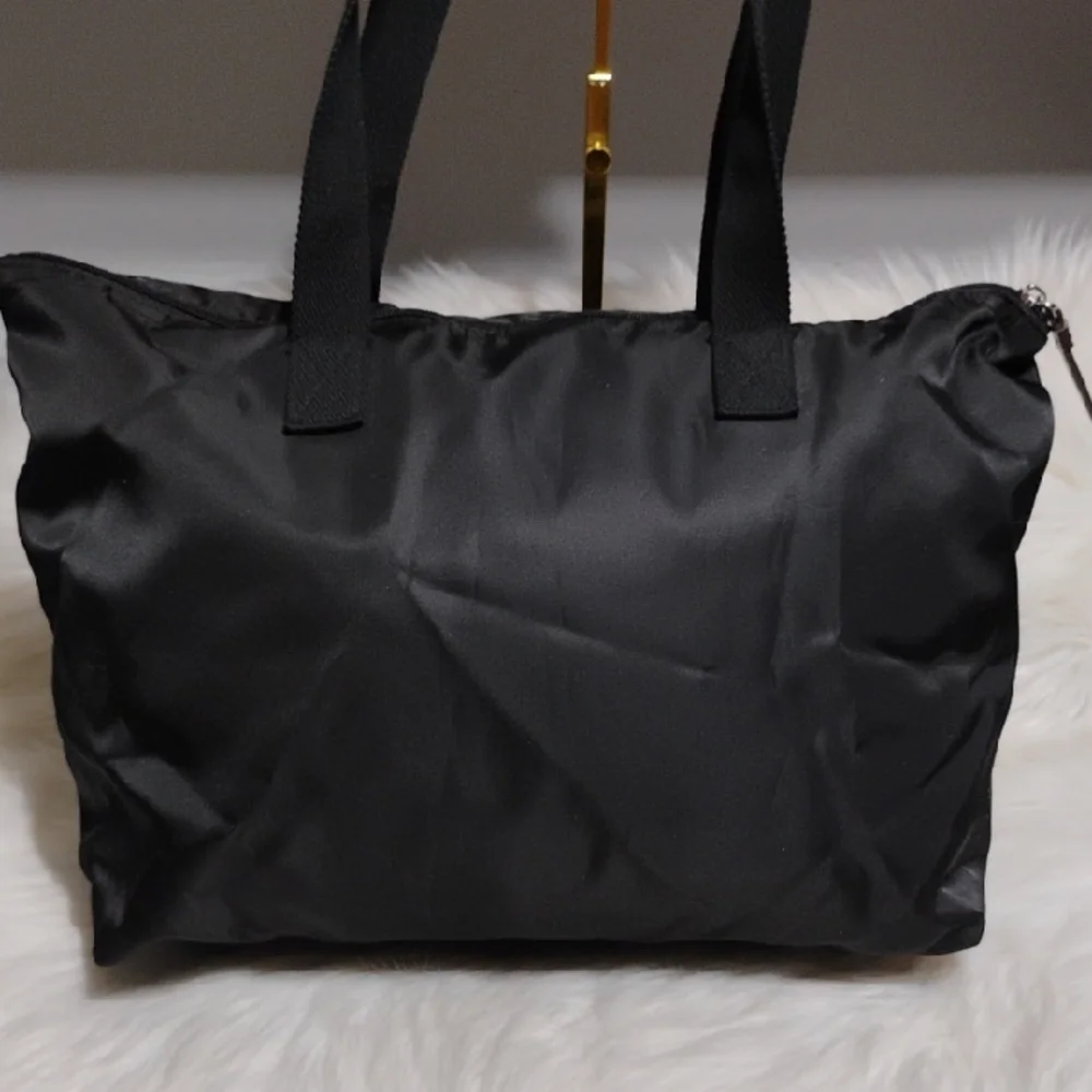 SALE! Henri Bendel Black & Gold Graffiti New York Nylon Like New Tote - Picture 4 of 13